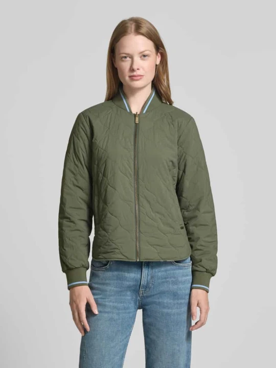 Zdjęcie produktu Kurtka z bocznymi, wpuszczanymi kieszeniami i detalem z logo Scotch & Soda Ciemnozielony