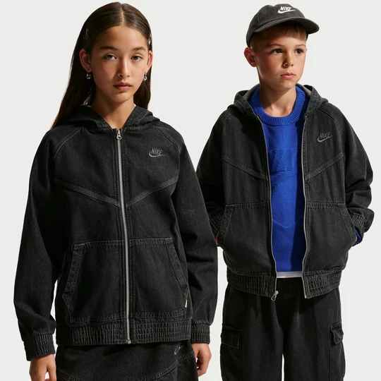 Zdjęcie produktu Kurtka z denimu z kapturem i zamkiem na całej długości dla dużych dzieci Nike Collection - Czerń