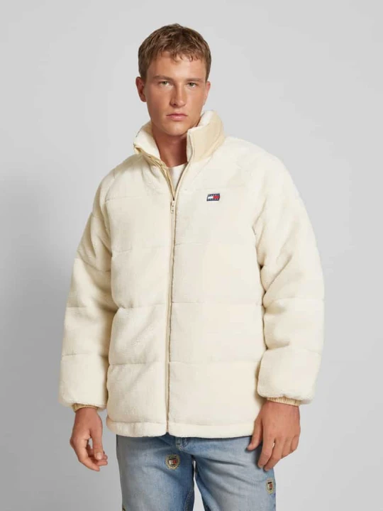Zdjęcie produktu Kurtka z futerka Tommy Jeans Złamany biały