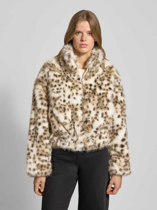 Zdjęcie produktu Kurtka z imitacji futra o kroju regular fit ze wzorem w panterkę model ‘JANIS’ Only Écru