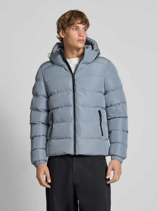 Zdjęcie produktu Kurtka pikowana z kapturem i bocznymi kieszeniami zapinanymi na zamek błyskawiczny Superdry Jeansowy niebieski