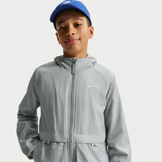 Zdjęcie produktu Kurtka z tkaniny dla dużych dzieci Nike City Utility - Szary