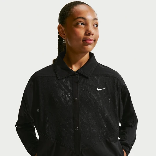 Zdjęcie produktu Kurtka z tkaniny dla dużych dzieci Nike - Czerń