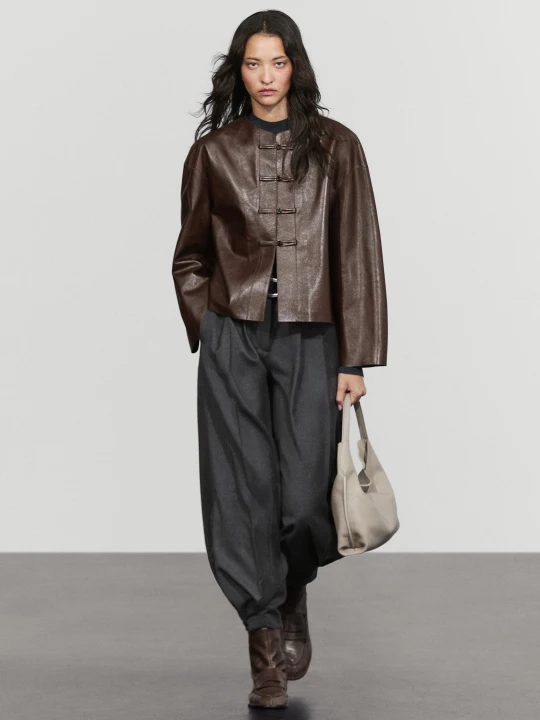 Zdjęcie produktu Kurtka Ze Skóry Nappa Z Zapięciem Na Kołeczki - Brązowy - Massimo Dutti - Female