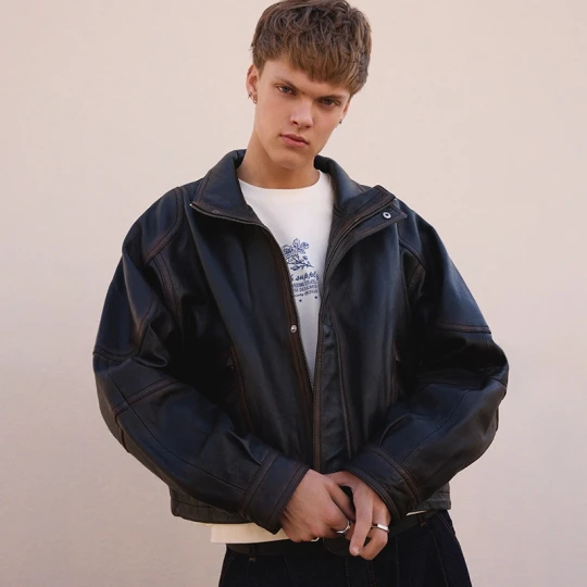 Zdjęcie produktu Kurtka ze skóry owczej UNISEX z kolekcji Świeży x HOUSE czarna