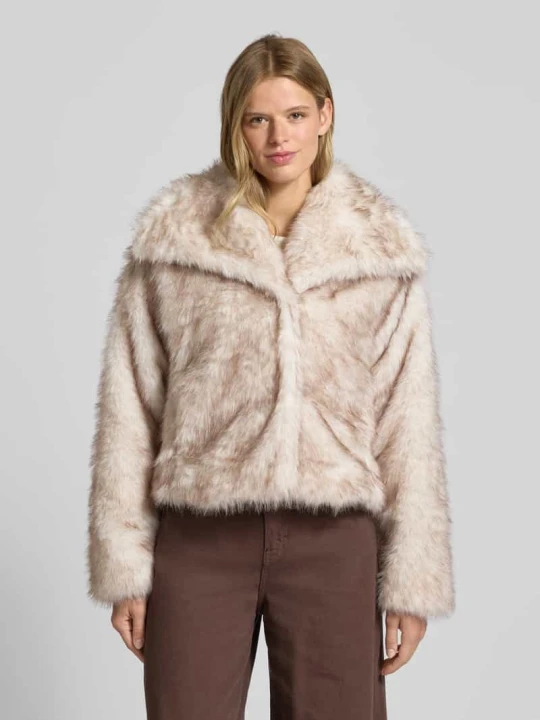 Zdjęcie produktu Kurtka ze sztucznego futra o kroju relaxed fit zapięcie na haftkę model ‘DAWN LIFE’ Only Écru
