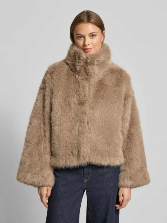 Zdjęcie produktu Kurtka ze sztucznego futra ze stójką model ‘Alexa’ My Essential Wardrobe Beżowy