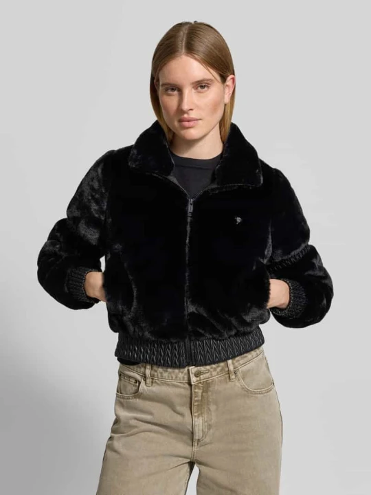 Zdjęcie produktu Kurtka ze sztucznego futra ze stójką model 'CARLA' Guess Czarny
