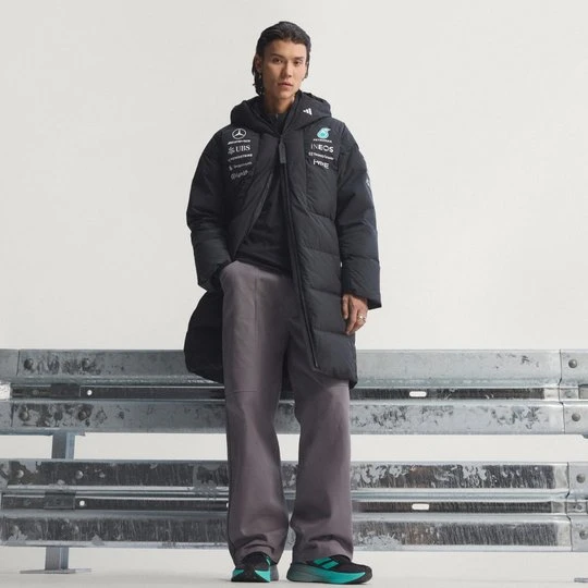 Zdjęcie produktu Kurtka zimowa Mercedes - AMG Petronas Formula 1 Team Engineers Adidas czarny