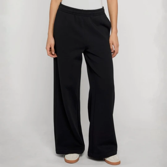 Zdjęcie produktu Ladies Fluffy Wideleg Trackpants Urban Classics czarny