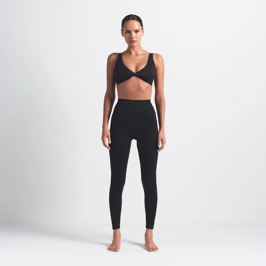Zdjęcie produktu Legginsy damskie z wysokim stanem 66 cm NikeSKIMS Matte - Czerń