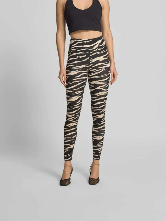 Zdjęcie produktu Legginsy o kroju slim fit z mieszanki wiskozy lala Berlin Biały