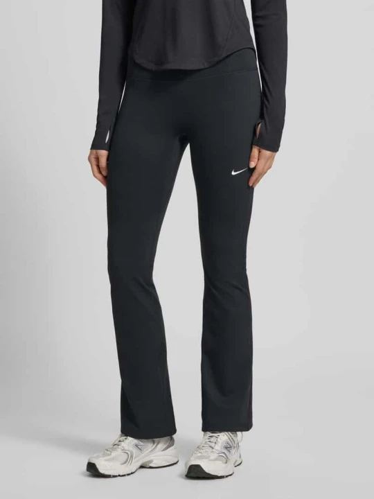 Zdjęcie produktu Legginsy o rozkloszowanym kroju z logo Nike Czarny