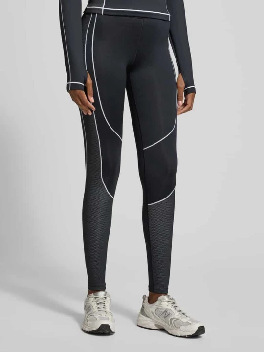 Zdjęcie produktu Legginsy z elastycznym paskiem z logo Under Armour Czarny