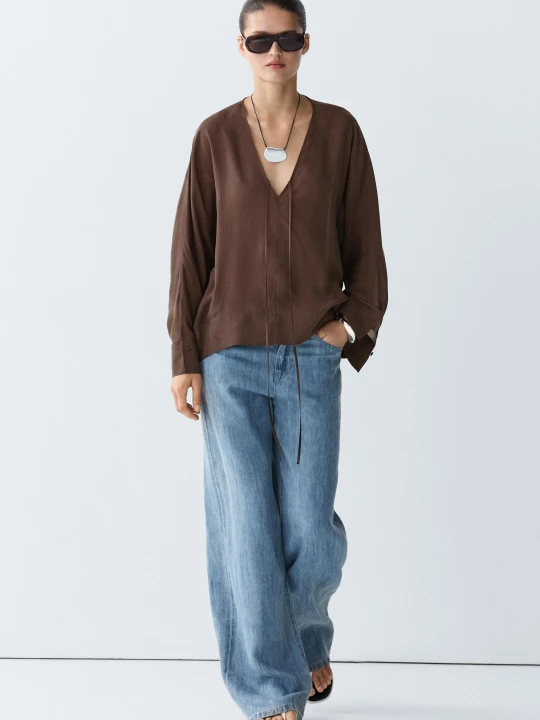 Zdjęcie produktu Lejąca Bluzka Z Dekoltem W Serek I Wiązaniem - Brązowy - Massimo Dutti - Female
