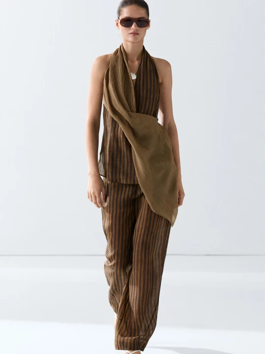 Zdjęcie produktu Lejące Spodnie W Paski Z Guzikiem U Dołu Total Look - Ciemny Khaki - Massimo Dutti - Female