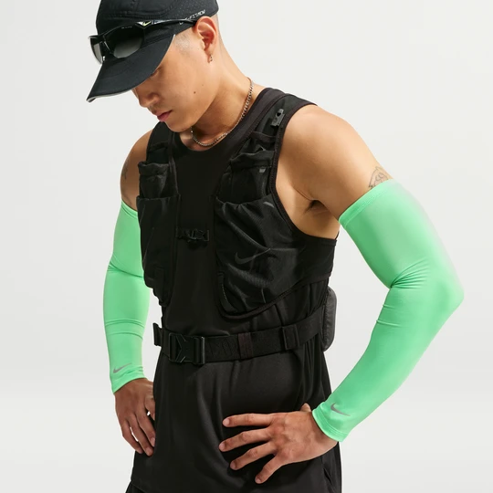 Zdjęcie produktu Lekkie rękawy na przedramię do biegania Nike Dri-FIT 2.0 - Zieleń