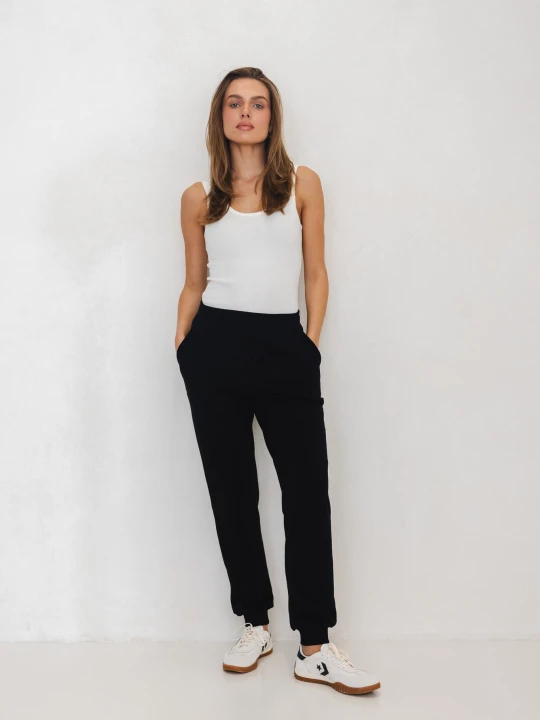 Zdjęcie produktu LEKKIE SPODNIE JOGGERS CZARNE XS - Flawless