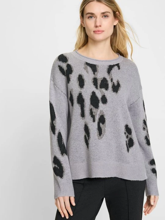 Zdjęcie produktu LENZING™ ECOVERO™ Sweter damski Cora z motywem panterki z wełną – Cosmic Chic Olsen