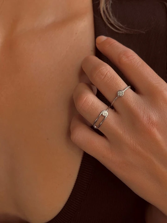 Zdjęcie produktu Les Petites Précieuses Srebrny pierścionek z diamentem rozmiar: 58