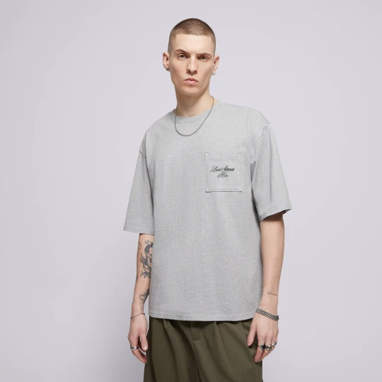 Zdjęcie produktu Levi's T-Shirt Half Sleeve Gr Pckt T Greys