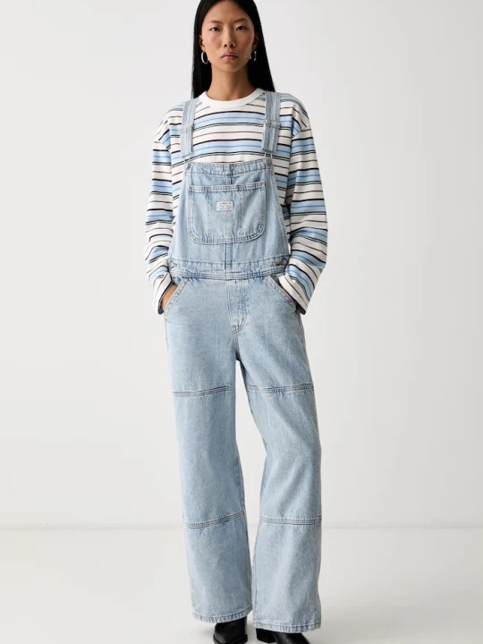 Zdjęcie produktu Levi's ogrodniczki jeansowe damskie UTILITY OVERALL H226 niebieski