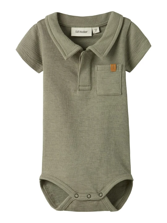 Zdjęcie produktu Lil Atelier Body "Falk" w kolorze khaki rozmiar: 62 Lil' Atelier