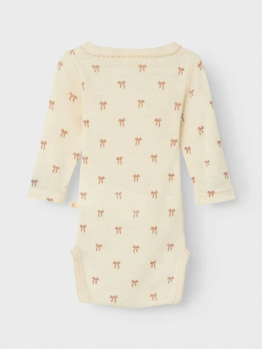 Zdjęcie produktu Lil Atelier Body "Nalu" w kolorze kremowym rozmiar: 56 Lil' Atelier