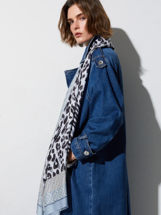 Zdjęcie produktu Liu Jo Animal-print Stole Light Blue