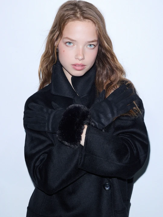 Zdjęcie produktu Liu Jo Gloves With Faux Fur Details czarny