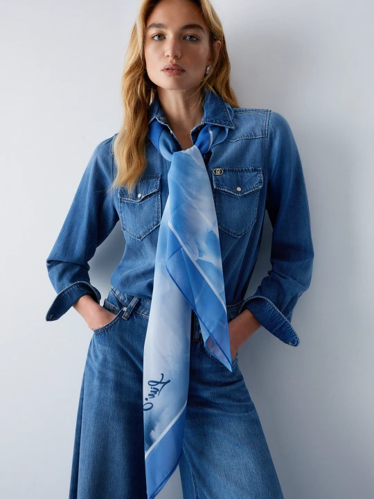 Zdjęcie produktu Liu Jo Large Scarf With Floral Print Light Blue