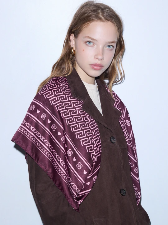 Zdjęcie produktu Liu Jo Large Scarf With Monogram Logo Aubergine