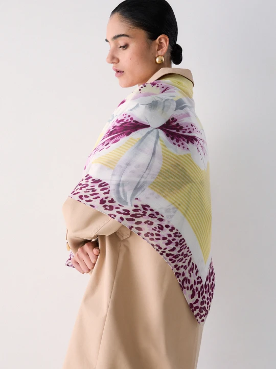 Zdjęcie produktu Liu Jo Large Scarf With Orchid żółty