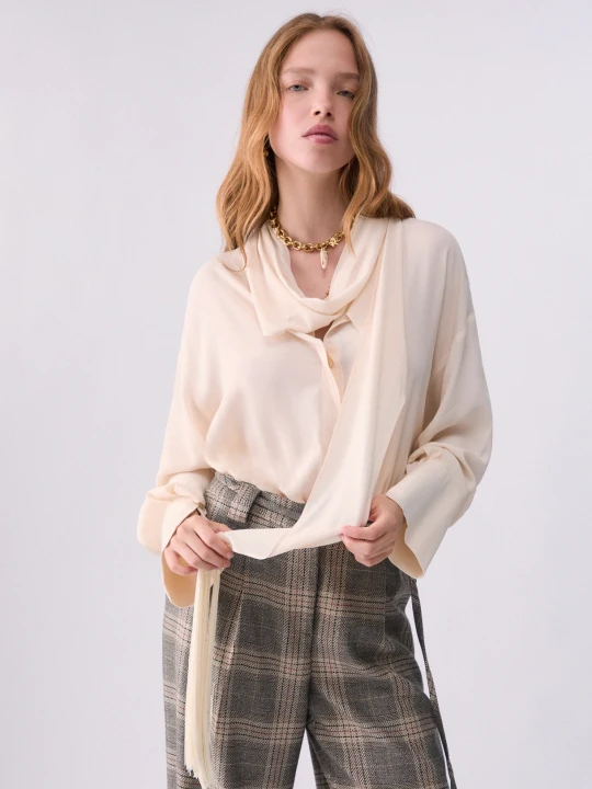 Zdjęcie produktu Liu Jo Shirt With Scarf Butter