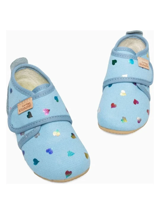 Zdjęcie produktu Living Kitzbühel Kapcie "Little Hearts" w kolorze błękitnym rozmiar: 20