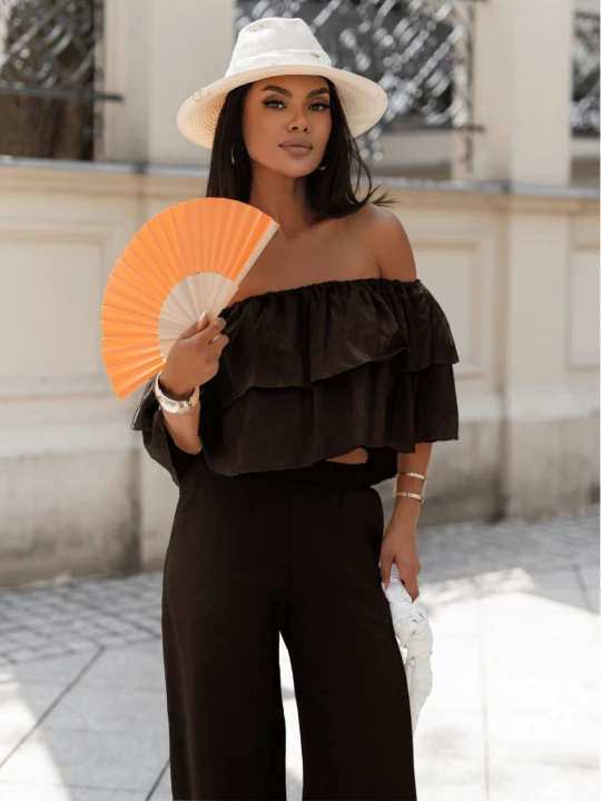 Zdjęcie produktu Lniany komplet crop top ze spodniami LETICIA - czekoladowy  magmac 