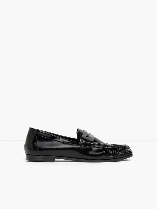 Zdjęcie produktu Loafersy z marszczeniem BonPrix czarny