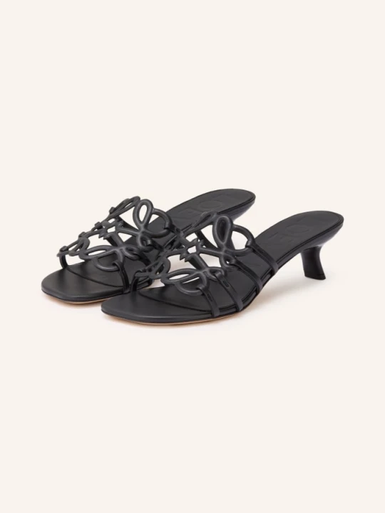 Zdjęcie produktu Loewe Klapki Petal Anagram schwarz CZARNY