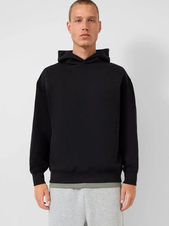 Zdjęcie produktu Luźna bluza z kapturem z haftowanym logo QS czarny