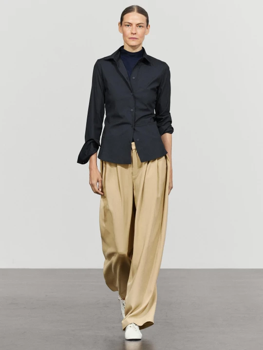 Zdjęcie produktu Luźne Spodnie Ze Zmarszczkami I Guzikami - Beżowy - Massimo Dutti - Female
