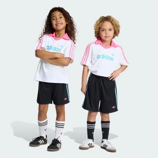 Zdjęcie produktu LUŹNY, PRĄŻKOWANY ZESTAW SZORTÓW I KOSZULKI POLO Adidas