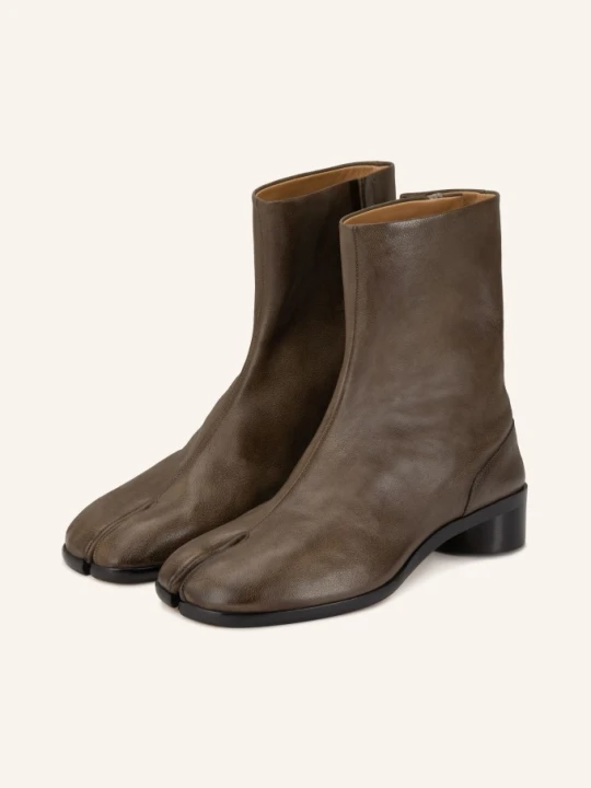 Zdjęcie produktu Maison Margiela Botki Tabi braun OLIWKOWY