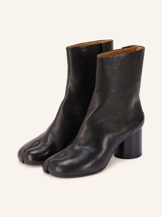 Zdjęcie produktu Maison Margiela Botki Tabi schwarz CZARNY