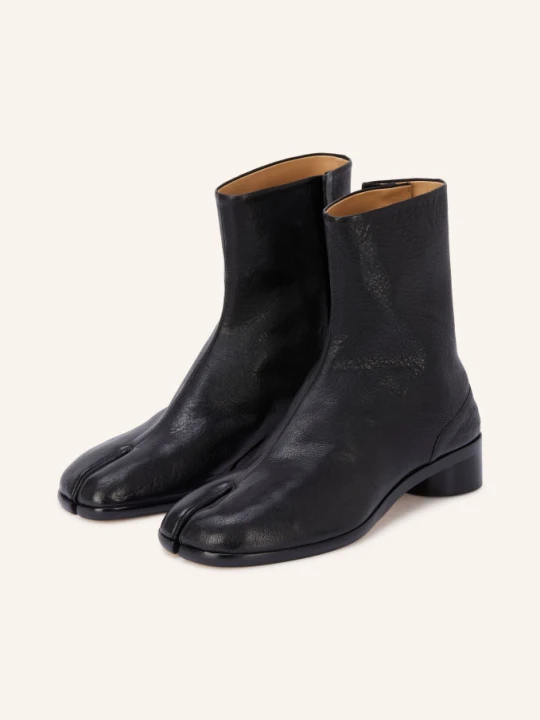 Zdjęcie produktu Maison Margiela Botki Tabi schwarz CZARNY