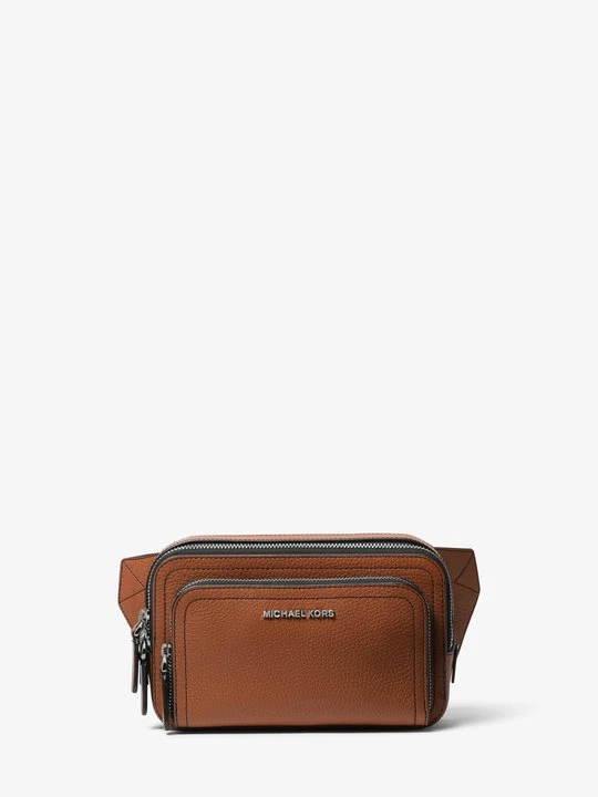 Zdjęcie produktu Mała torba kurierska Hudson ze skóry groszkowej Michael Kors BRĄZOWY (Brązowy)