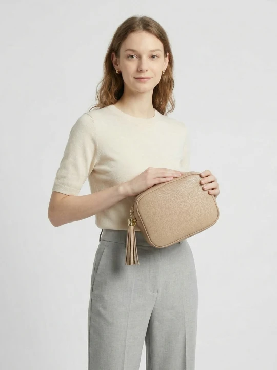 Zdjęcie produktu Mała torebka Olivia Taupe Valentini