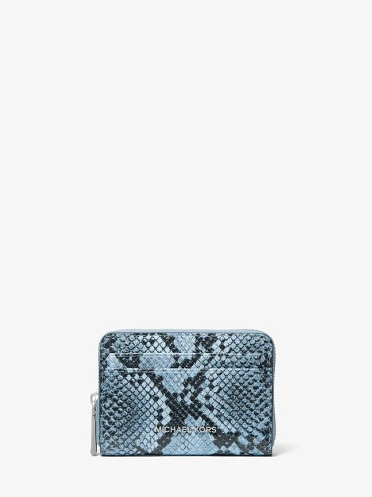 Zdjęcie produktu Mały portfel Jet Set ze skóry z fakturą łuski węża Michael Kors CHAMBRAY (Niebieski)