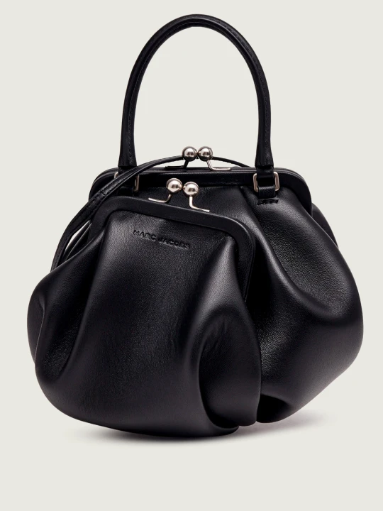 Zdjęcie produktu Marc Jacobs Skórzana torebka na ramię Wave Kisslock Bag Pasticcino czarny