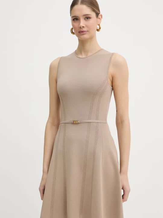Zdjęcie produktu Marciano by Guess sukienka rozkloszowana z wiskozą KASHU beżowy