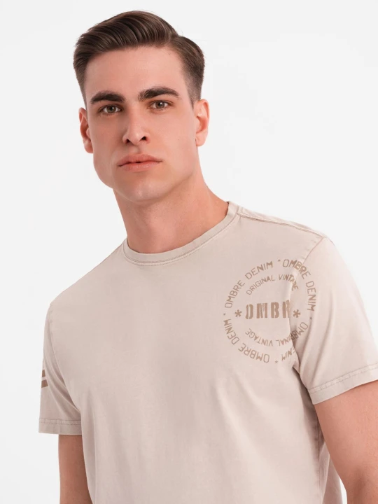 Zdjęcie produktu Męska bawełniana koszulka z nadrukiem w militarnym stylu – beżowa V1 - Rozmiar: XXL Ombre Clothing